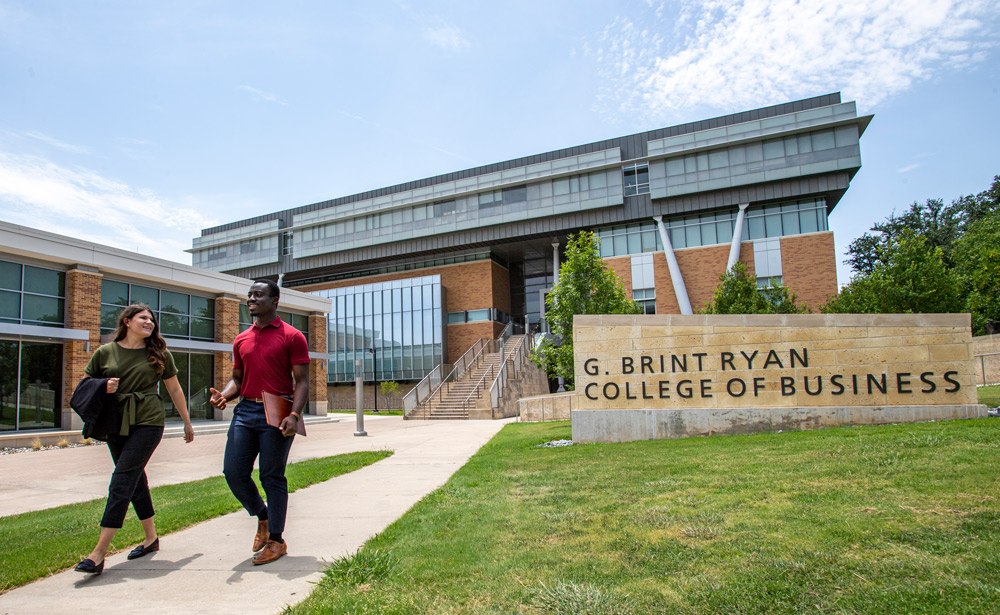 Students in front of the Business Leadership Building