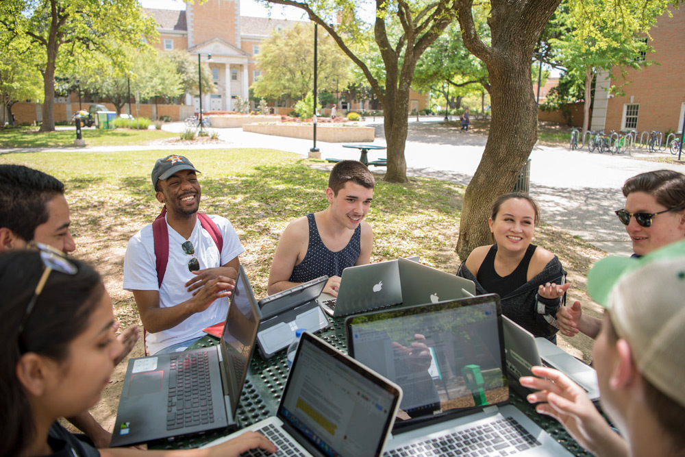 Students studying at UNT campus